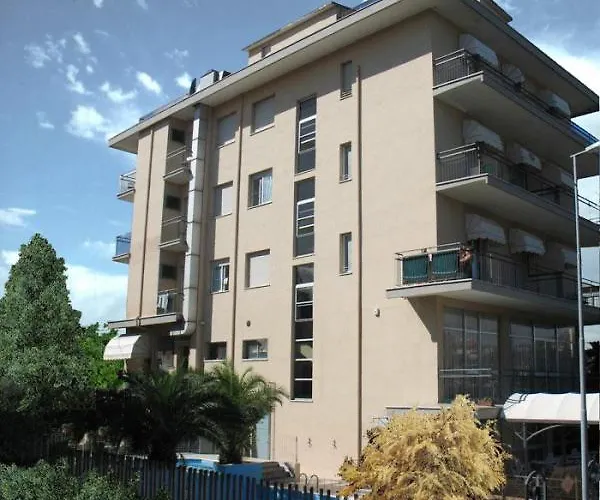 A Casa Nostra מלון רימיני